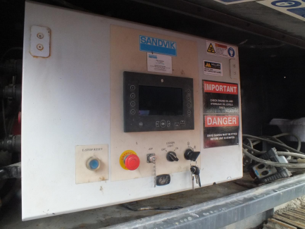 Zdjęcie przedmiotu: SANDVIK QJ341 self-propelled jaw crusher