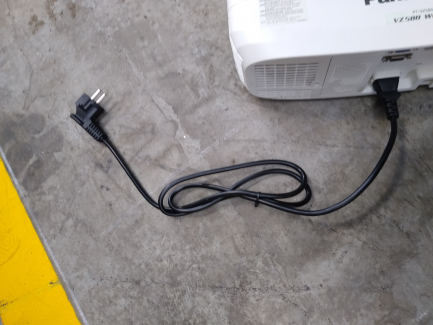 Zdjęcie przedmiotu: PANASONIC PT-VZ580 projector