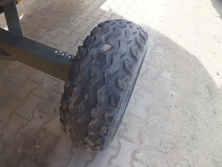 Zdjęcie przedmiotu: Kombajn zbożowy NEW HOLLAND TC 5.80 479 + header NEW HOLLAND 17 + w&oacute;zek