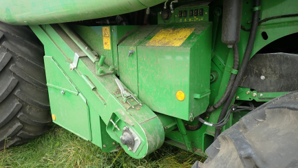 Zdjęcie przedmiotu: JOHN DEERE T660 T600 harvester with HEDER 625R / 625R