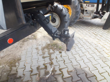 Zdjęcie przedmiotu: Kombajn zbożowy NEW HOLLAND TC 5.80 479 + header NEW HOLLAND 17 + w&oacute;zek