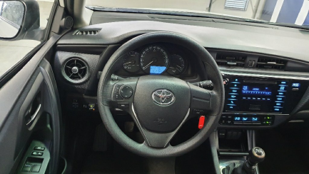 Zdjęcie przedmiotu: Toyota Auris Hatchback