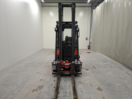 Zdjęcie przedmiotu: W&oacute;zek widłowy LINDE H20T-01