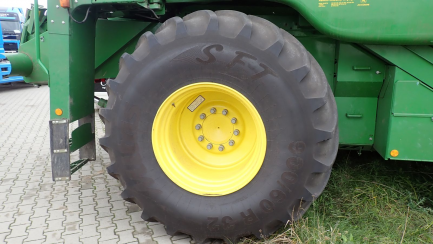 Zdjęcie przedmiotu: JOHN DEERE T660 T600 harvester with HEDER 625R / 625R