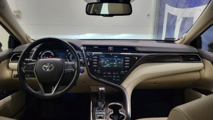 Zdjęcie przedmiotu: Toyota Camry 2.5 Hybrid Executive CVT
