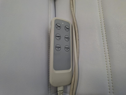 Zdjęcie przedmiotu: Elektryczne fotele kosmetyczne &ndash; 2 szt. ACTIV TS-2128E