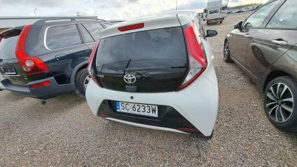 Zdjęcie przedmiotu: Toyota Aygo 1.0 E6 x-play Aut.