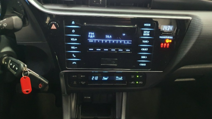 Zdjęcie przedmiotu: Toyota Auris Hatchback