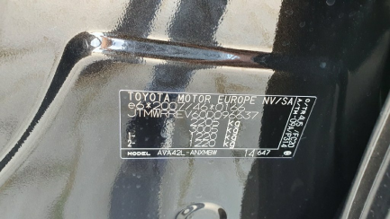 Zdjęcie przedmiotu: TOYOTA, RAV4 16-18, Hybrid Premium 4x2