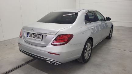 Zdjęcie przedmiotu: Mercedes-benz E 220 d 4-Matic 9G-TRONIC