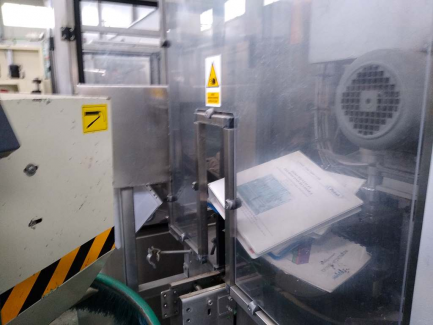 Zdjęcie przedmiotu: A line for the production of juices consisting of three units: sorting, grinding and squeezing juice as well as juice packaging and packing.