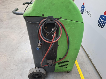 Zdjęcie przedmiotu: Станція обслуговування кондиціонерів BOSCH ACS 611