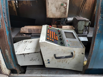 Zdjęcie przedmiotu: MAGNUM MACHINERY CO. CNC milling machine. LTD. TAIWAN VMC-850