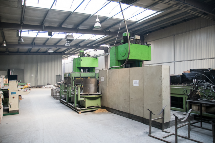 Zdjęcie przedmiotu: Technological line for the production of SICODAN condensers CONDENSER line