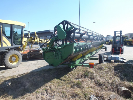 Zdjęcie przedmiotu: JOHN DEERE S690 S600 harvester + header JOHN DEERE model 635R with a header carriage