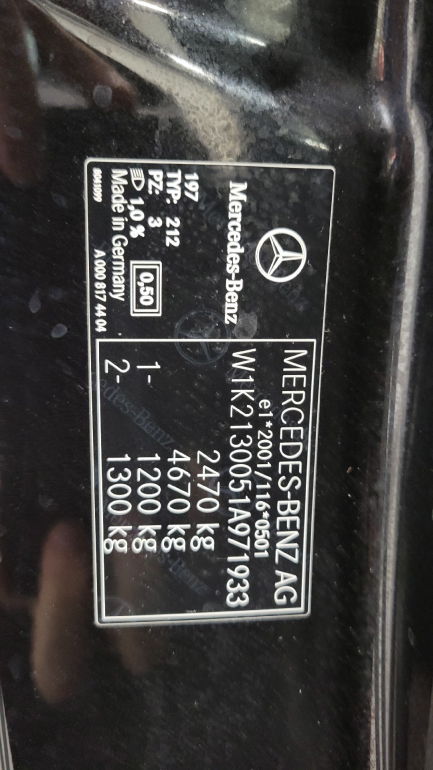 Zdjęcie przedmiotu: Mercedes-Benz E 220 d 4-Matic AMG/Avantgarde