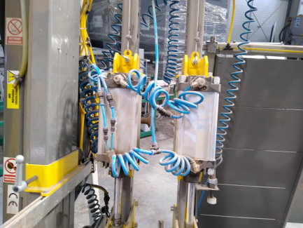 Zdjęcie przedmiotu: Pneumatic press for mounting PMJ-SZ drawers