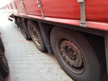 Zdjęcie przedmiotu: SCHMITZ CARGOBULL SCB*S3T Curtain semitrailer