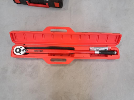 Zdjęcie przedmiotu: Workshop equipment set