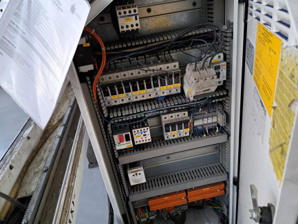 Zdjęcie przedmiotu: SEPRO SR 4010 S3 linear robot designed to work with an injection molding machine