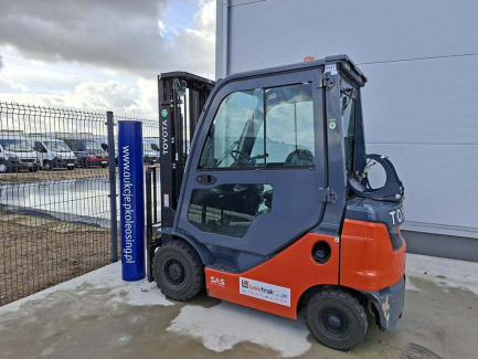 Zdjęcie przedmiotu: Вилочний навантажувач Toyota 02-8FGF18