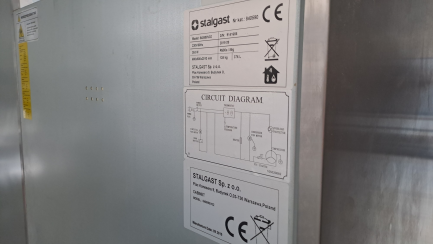 Zdjęcie przedmiotu: Zestaw sprzętu gastronomicznego (2x szafa chlodnicza, szafa mroźnicza)