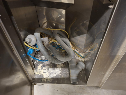 Zdjęcie przedmiotu: WINTERHALTER UF-XL hood type commercial dishwasher