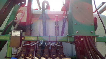 Zdjęcie przedmiotu: Tractor mounted sprayer Agromet Pilmet Sp z o.o. REX 1215