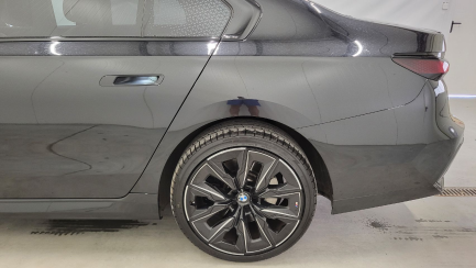 Zdjęcie przedmiotu: BMW 740d xDrive mHEV M Sport sport