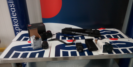 Zdjęcie przedmiotu: PANASONIC LUMIX DMC-GX8 digital camera + Panasonic Lumix G 25mm f1.7 lens + Qudralite Stroboss 36 Olympus / Panasonic + Tripod Manfrotto Compact Action