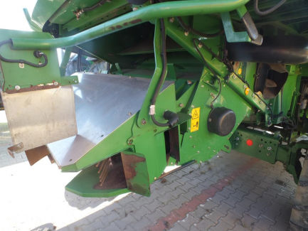 Zdjęcie przedmiotu: JOHN DEERE S690 S600 harvester + header JOHN DEERE model 635R with a header carriage