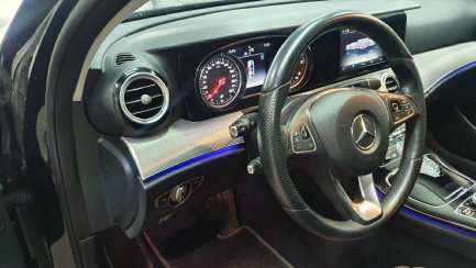 Zdjęcie przedmiotu: Mercedes-benz E 200 Sedan / Limousine