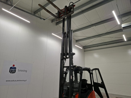 Zdjęcie przedmiotu: W&oacute;zek widłowy LINDE H20T-01