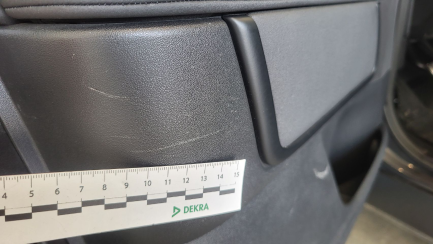 Zdjęcie przedmiotu: LAND ROVER Discovery V 3.0 D250 mHEV
