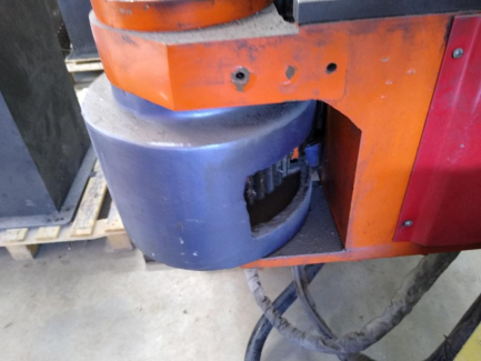 Zdjęcie przedmiotu: Jiangsu Hefeng Mechanical Making Co., Ltd. (China) DW50NC. Hydraulic bending machine