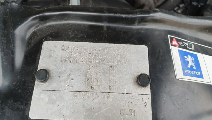 Zdjęcie przedmiotu: PEUGEOT/APD LUBOS BOXER/AL 435 BlueHDi Euro 6 1997ccm - 163HP 3,5t 16-19