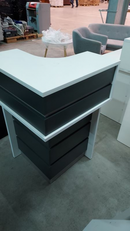 Zdjęcie przedmiotu: Room equipment - furniture