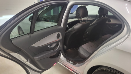 Zdjęcie przedmiotu: Mercedes-benz E 220 d 4-Matic 9G-TRONIC