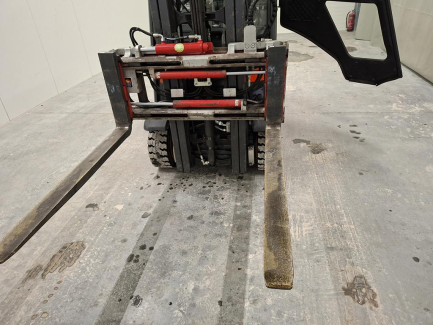 Zdjęcie przedmiotu: W&oacute;zek widłowy LINDE H20T-01