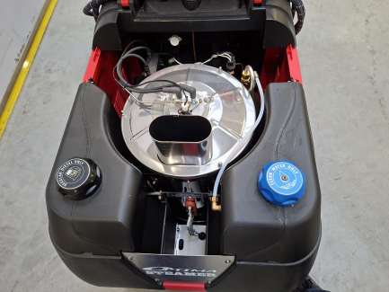 Zdjęcie przedmiotu: Zestaw wyposażenia warsztatu (myjnia parowa OPTIMA STREAMER OPTIMA XD,  odkurzacz piorący SANTOEMMA HOT SAABRINA FOAM)