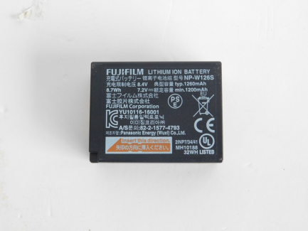 Zdjęcie przedmiotu: Camera with Fuji Film Corporation lens: body - XT3 / lens - XF35mmF2 R WR