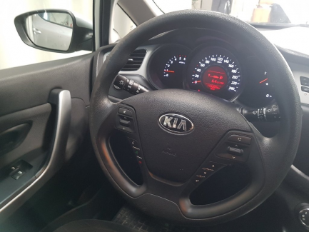 Zdjęcie przedmiotu: Kia Cee'd 1.6 CRDi M
