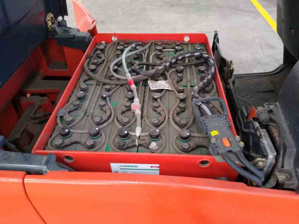 Zdjęcie przedmiotu: Electric pallet truck FENWICK-LINDE E16PH-01