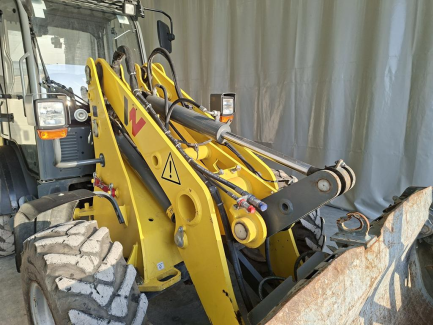 Zdjęcie przedmiotu: Przegubowa ładowarka kołowa WACKER NEUSON WL54
