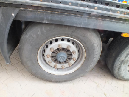 Zdjęcie przedmiotu: KAESSBOHRER MAXIMA Curtain trailer