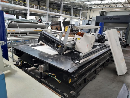 Zdjęcie przedmiotu: The cutter cutter is used in factories specializing in sewing or cutting elements of underwear, toys, footwear, furniture and car upholstery AGMS HY-HC 1707