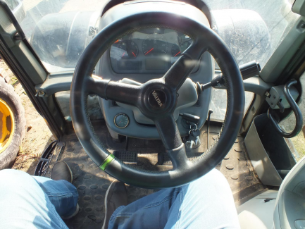 Zdjęcie przedmiotu: VALTRA T213 VERSU agricultural tractor