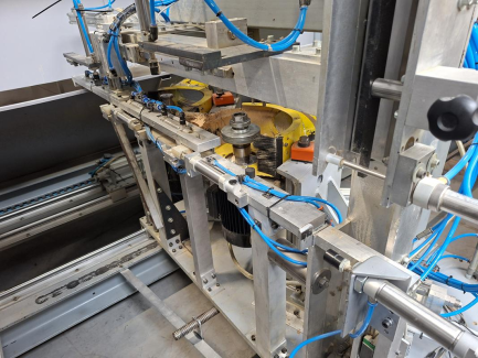 Zdjęcie przedmiotu: Automat do czopowania listewek Z.P.U.H. Jankowiak Anna Jankowiak ABAFIH 130/1500S