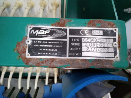 Zdjęcie przedmiotu: A line for the production of juices consisting of three units: sorting, grinding and squeezing juice as well as juice packaging and packing.