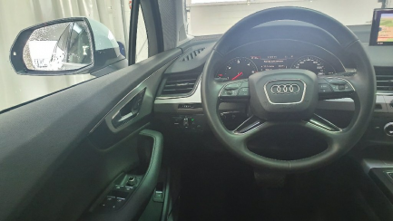 Zdjęcie przedmiotu: Audi Q7 SUV